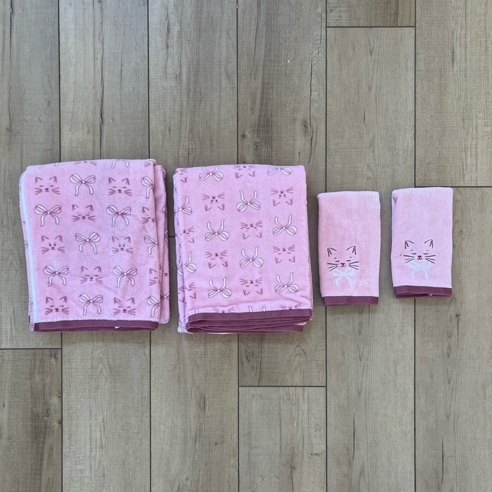 EnVouge Pink Bow & Cat Bath Towel Set